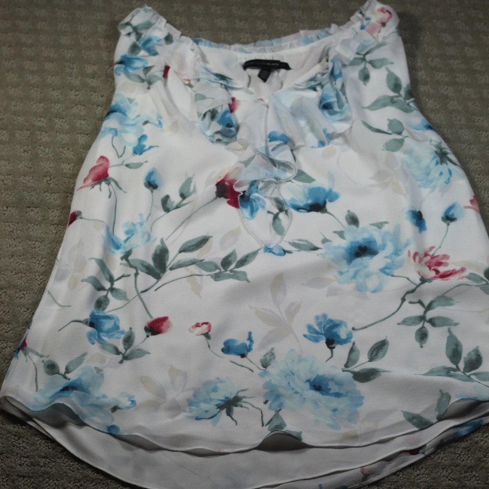 White House Black Market Women's 6 Flowy Sleeveless Shirt - LIKE NEW